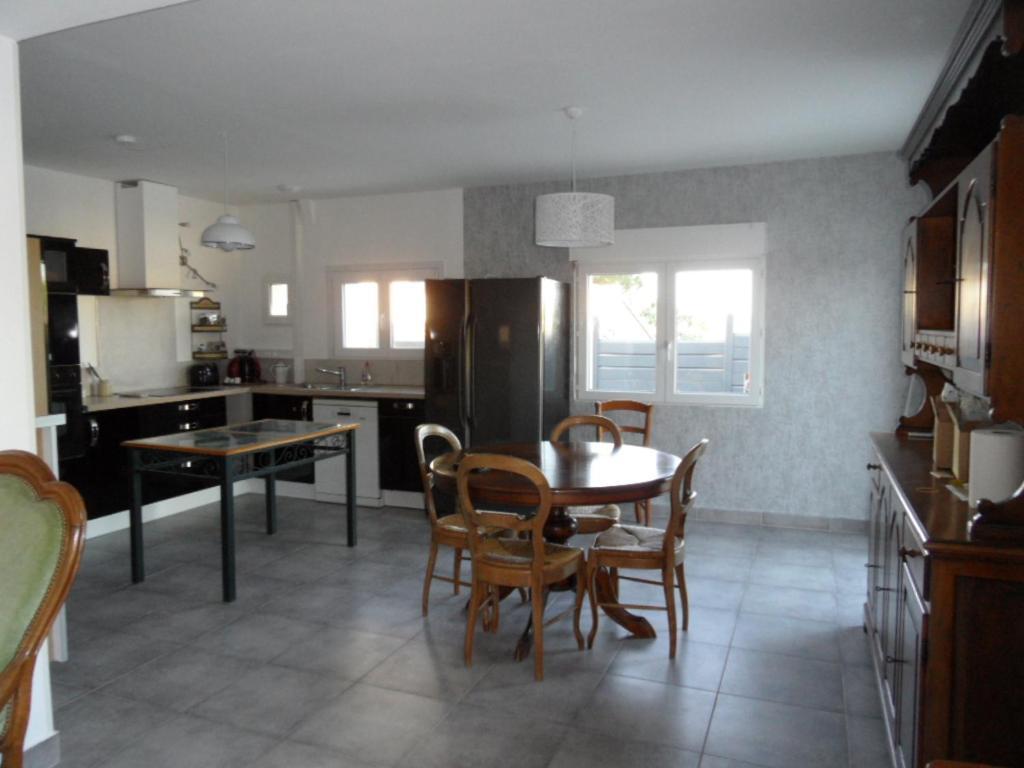 Logement Entre Mer Et Montagne Roujan Buitenkant foto